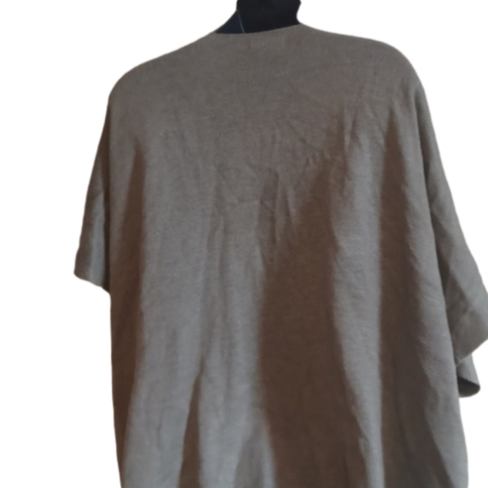 NWT Loft light green oversized poncho/ sweater. Size xs/s.See measurements. - Picture 5 of 10